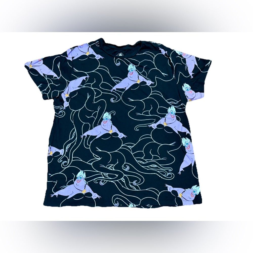 Disney Ursula Sea Witch T Shirt Women XL All Over Print Villains Black Purple